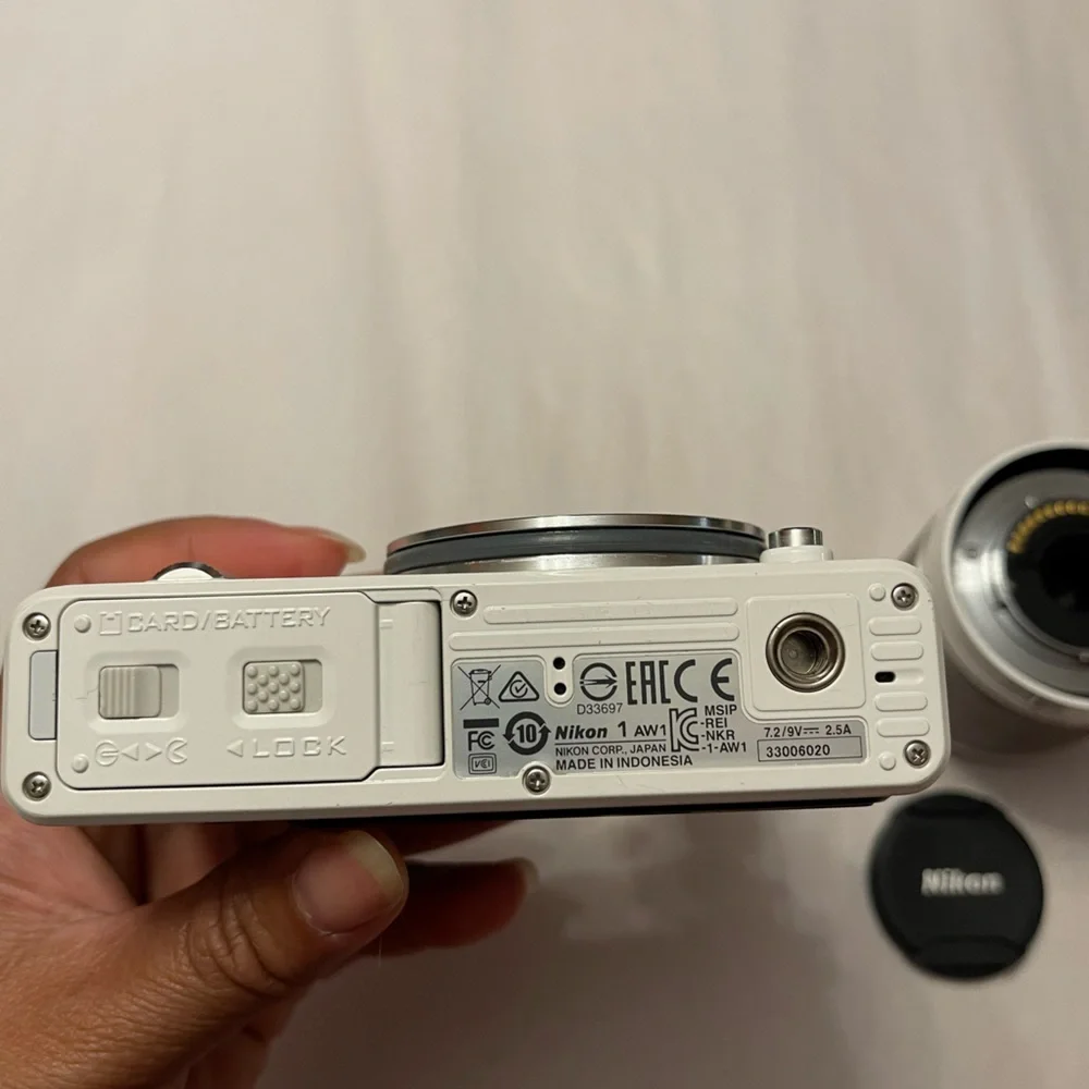 RARE NIKON 1 AW1 WATERPROOF/SHOCKPROOF CAMERA AW LENS KIT w/11-27.5
